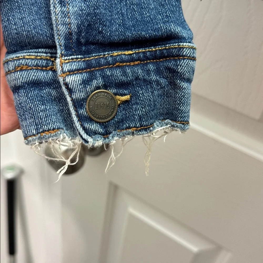 ZARA Distressed Classic Jean Jacket - Picture 9 of 10